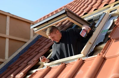 Pose de fenêtres de toit Velux à Montoussin